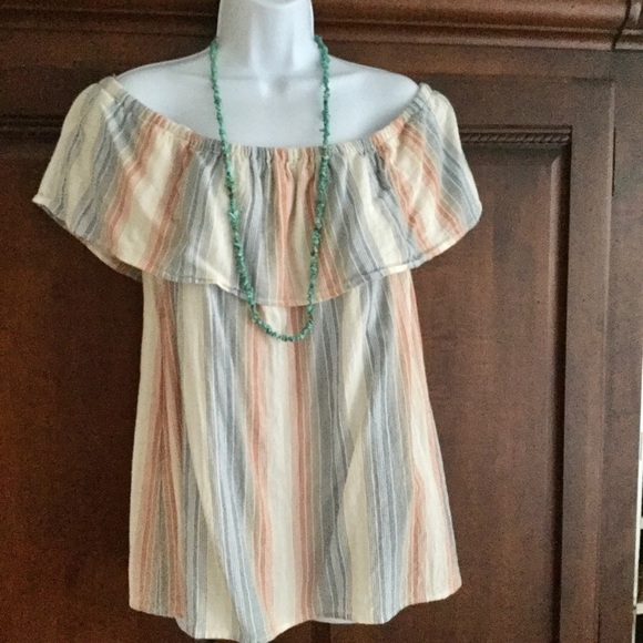 Off or On Shoulder Peasant Top - Picture 2 of 5